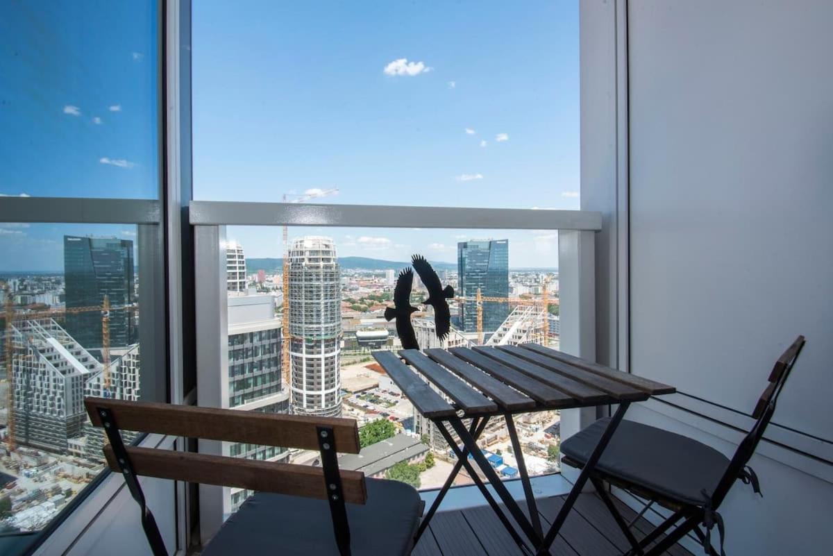 Luxury 1Bdrm On The 28Th Floor Apartment Bratislava Luaran gambar