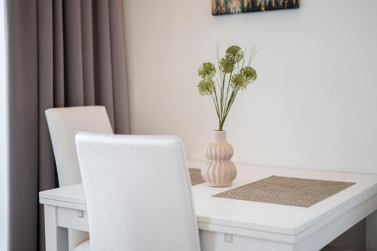Luxury 1Bdrm On The 28Th Floor Apartment Bratislava Luaran gambar