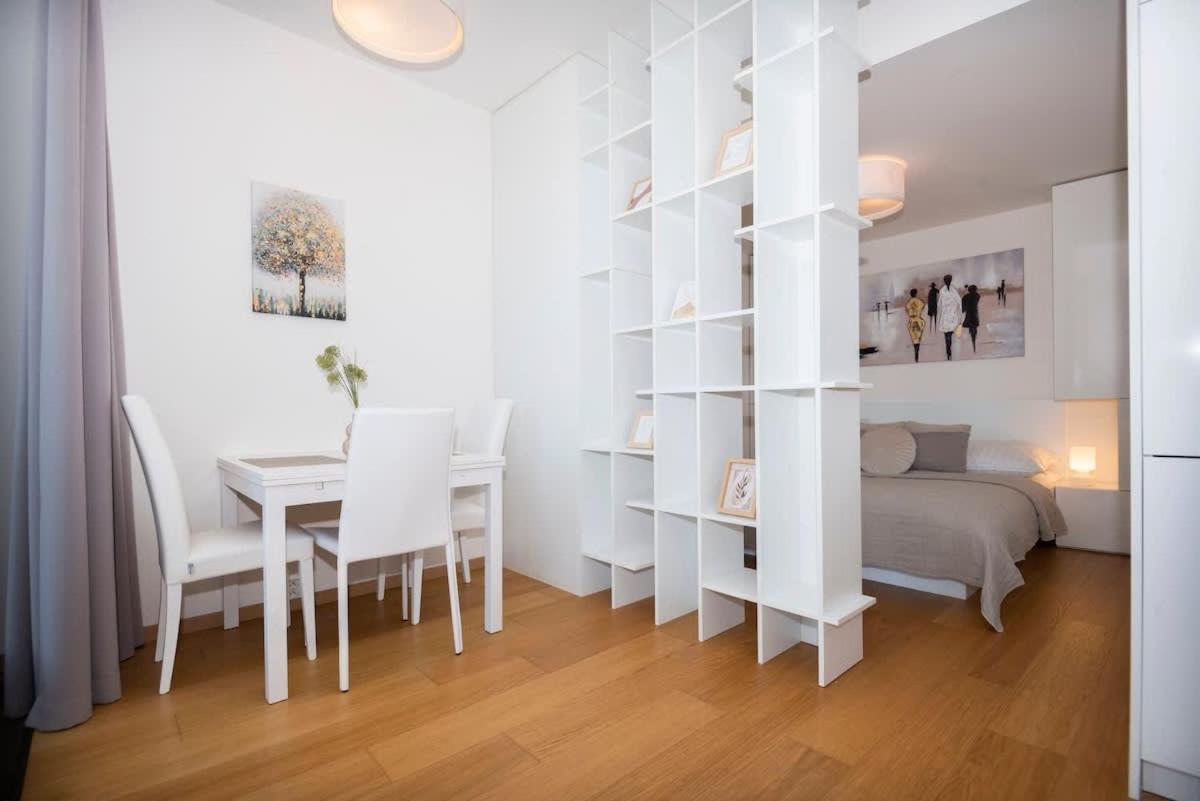 Luxury 1Bdrm On The 28Th Floor Apartment Bratislava Luaran gambar